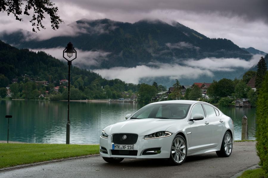  Jaguar XF 2011 года  (фото 33 из 79)